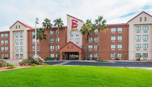 Red Roof Inn PLUS + Phoenix West - image 2