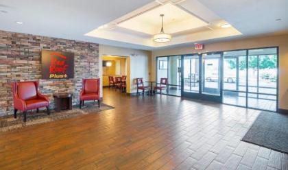 Red Roof Inn PLUS + Phoenix West - image 3