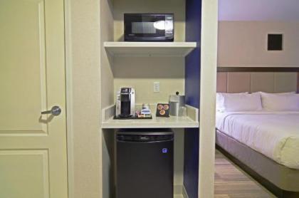 Holiday Inn Express & Suites - Phoenix North - Scottsdale an IHG Hotel - image 4