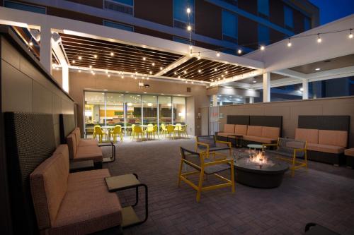Home2 Suites By Hilton Phoenix Airport North Az - main image