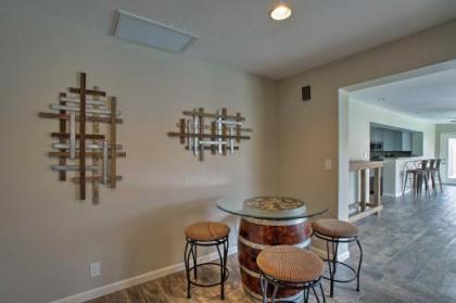 Pristine Phoenix Residence with Camelback Mtn Views! - image 5