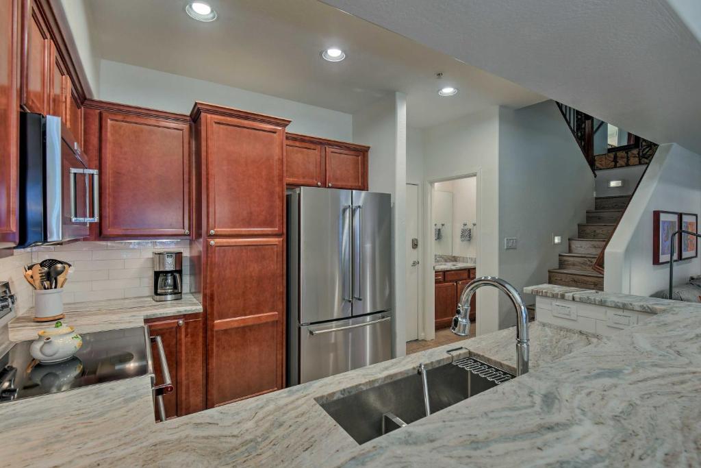 Desert Ridge Townhome with Patio Less Than 4 Mi to Mayo Clinic - image 4