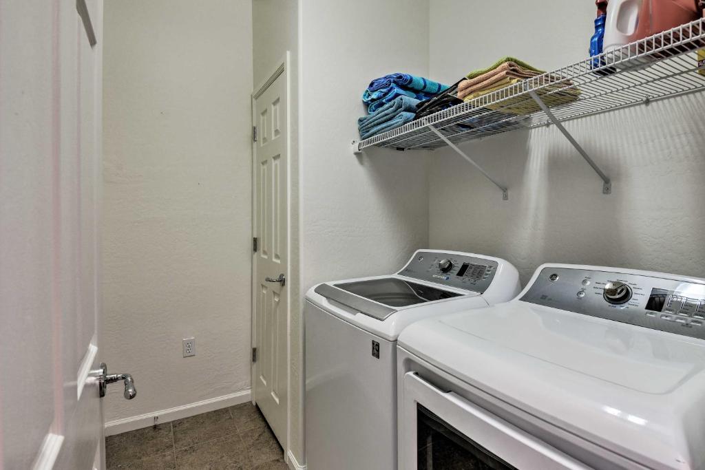 Desert Ridge Townhome with Patio Less Than 4 Mi to Mayo Clinic - image 7