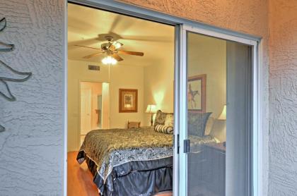 Phoenix Couples Condo with Deck and Pool and Spa Access! - image 10