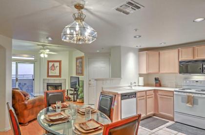 Phoenix Couples Condo with Deck and Pool and Spa Access! - image 4