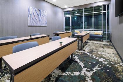 SpringHill Suites by Marriott Phoenix Goodyear - image 14