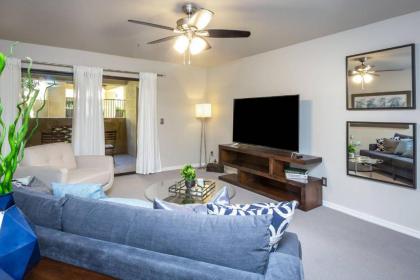 Comfort and Style in the Phoenix Biltmore Area! - image 13