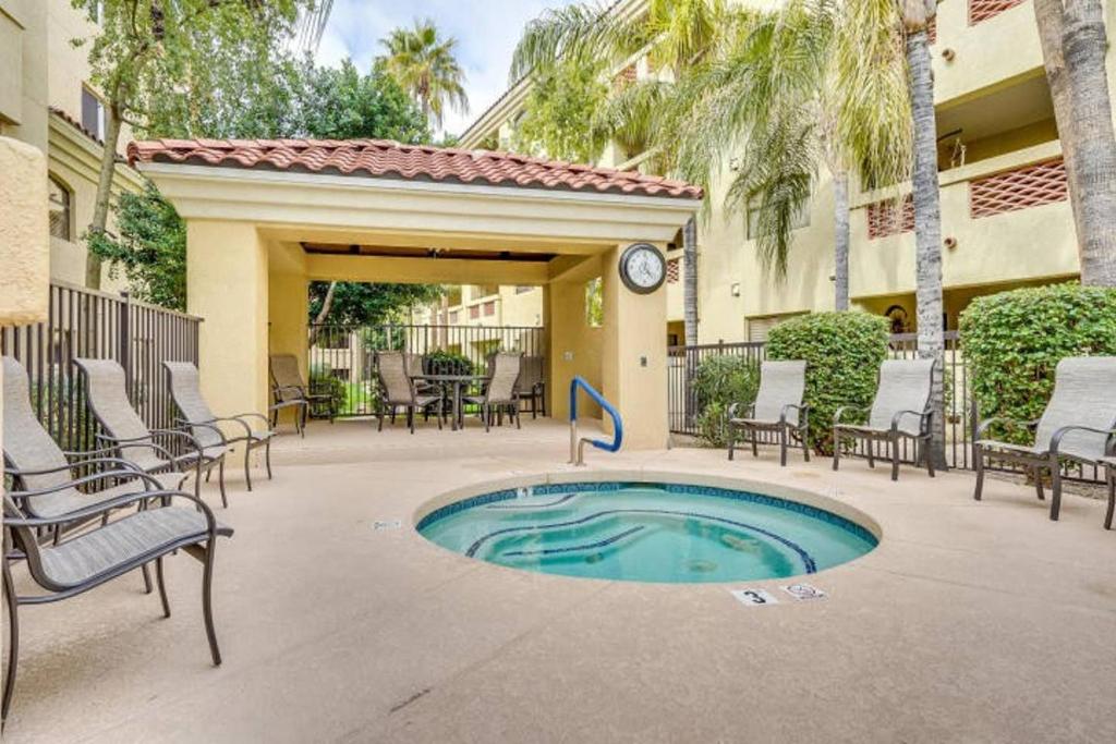 Comfort and Style in the Phoenix Biltmore Area! - image 2