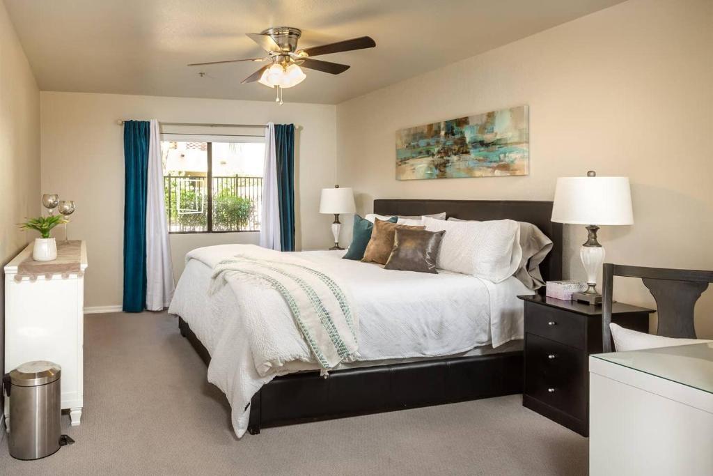 Comfort and Style in the Phoenix Biltmore Area! - image 6