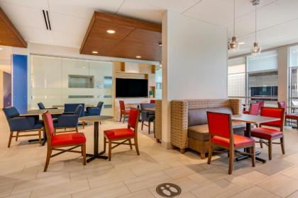 Holiday Inn Express & Suites - Phoenix Dwtn - State Capitol an IHG Hotel - image 13