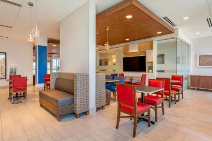 Holiday Inn Express & Suites - Phoenix Dwtn - State Capitol an IHG Hotel - image 16