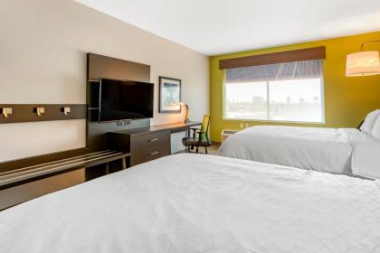 Holiday Inn Express & Suites - Phoenix Dwtn - State Capitol an IHG Hotel - image 2