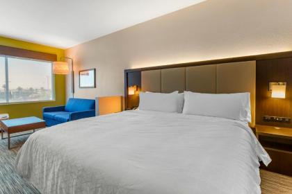Holiday Inn Express & Suites - Phoenix Dwtn - State Capitol an IHG Hotel - image 4