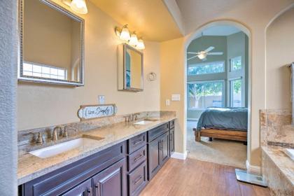 Luxe Ahwatukee Foothills Villa - Pets Welcome - image 17