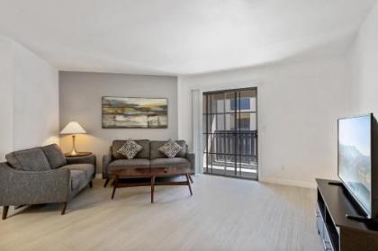 Stay Gia - Modern Newly Renovated 2 Br Apartment - Swimming Pool