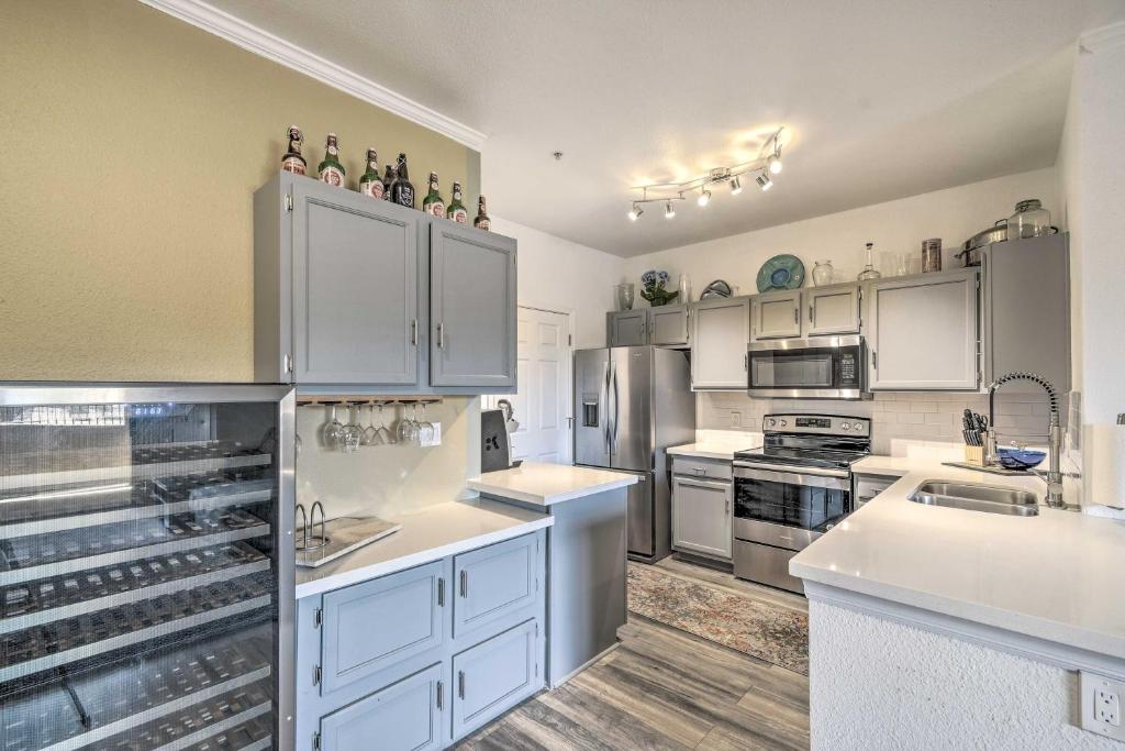 Phoenix Condo with Patio about 3 Mi to Airport! - image 2