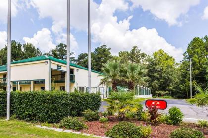 Econo Lodge Picayune - image 1
