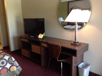 Super 8 by Wyndham Picayune