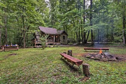 Restful Creekside Retreat by Table Rock State Park