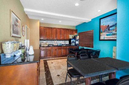 Howard Johnson Hotel & Suites by Wyndham Pico Rivera - image 4