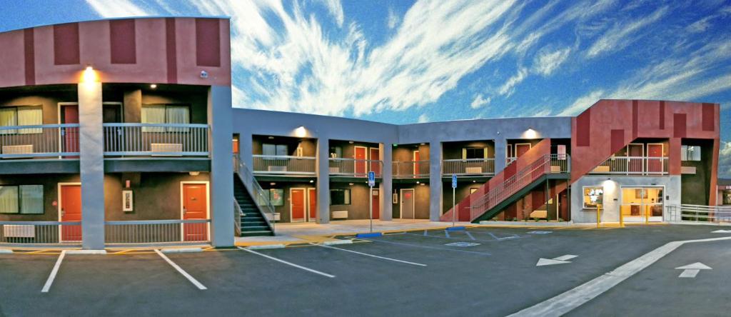 Epic Hotel - image 5