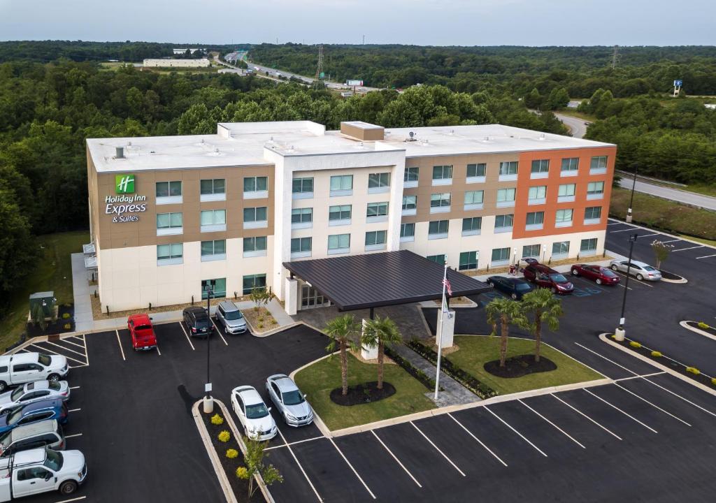 Holiday Inn Express & Suites Greenville S - Piedmont an IHG Hotel - main image