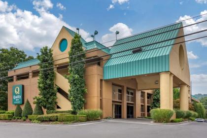 Quality Inn Near the Island Pigeon Forge - image 3