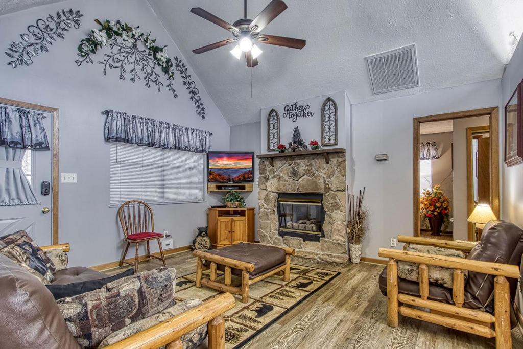 Adalynn's Mountain Retreat - image 2
