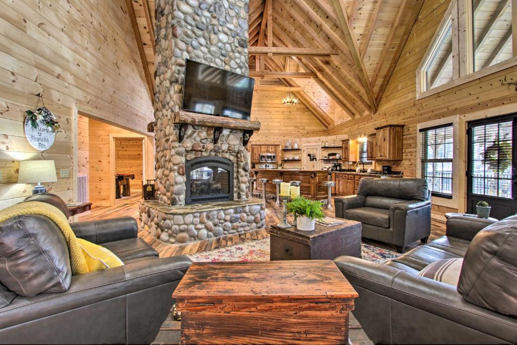 Riverfront Cabin with Hot Tub - 3 Miles to Dollywood - main image