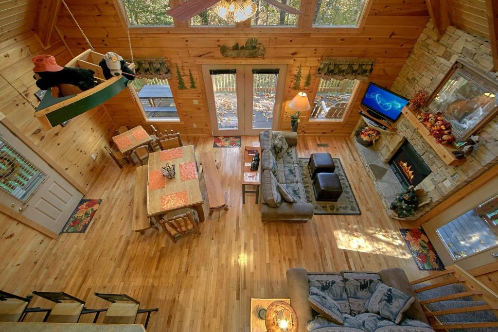 Boulder Bear Lodge #355 by Aunt Bug's Cabin Rentals - image 2