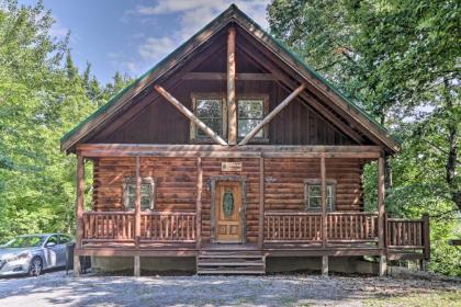 Sky Harbor Couples Retreat with Hot tub and Deck Tennessee