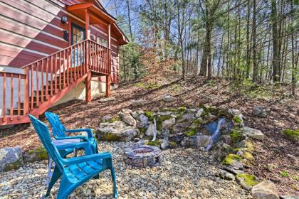 Cabin with Waterfall and Hot tub 1 mi to Parkway