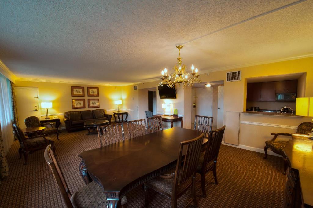 DoubleTree By Hilton Baltimore North Pikesville - image 4