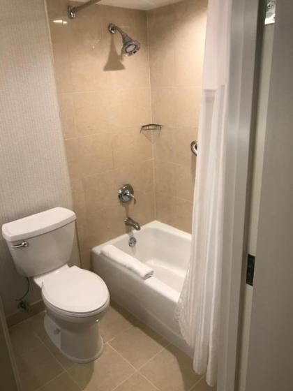 DoubleTree By Hilton Baltimore North Pikesville - image 7