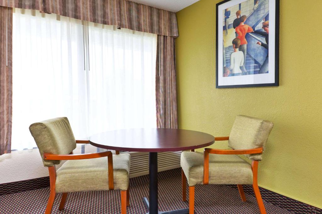 Ramada by Wyndham Pikesville/Baltimore North - image 4