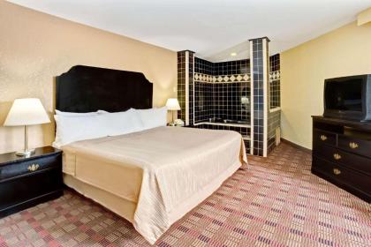 Howard Johnson by Wyndham Pikesville - image 10