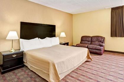Howard Johnson by Wyndham Pikesville - image 5