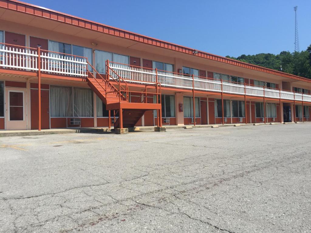 Daniel Boone Motor Inn - main image