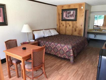 Daniel Boone Motor Inn - image 10
