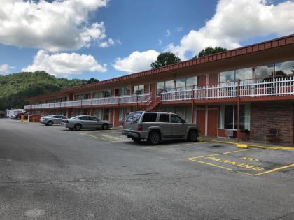 Daniel Boone Motor Inn - image 3
