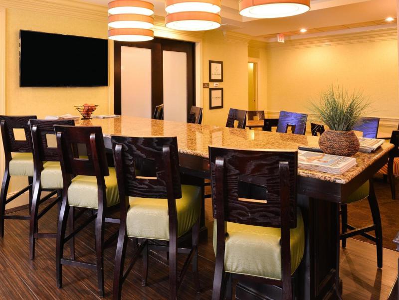 Hotel Atlantic Beach - image 4