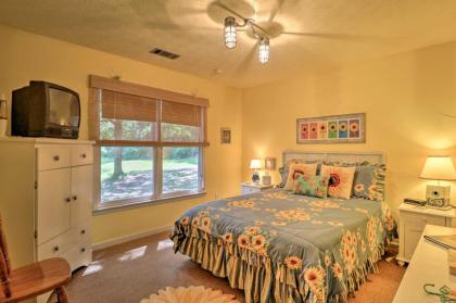 Cozy Pine Mountain Cabin with Screened Porch and Yard! - image 10