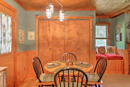 Cozy Pine Mountain Cabin with Screened Porch and Yard! - image 9