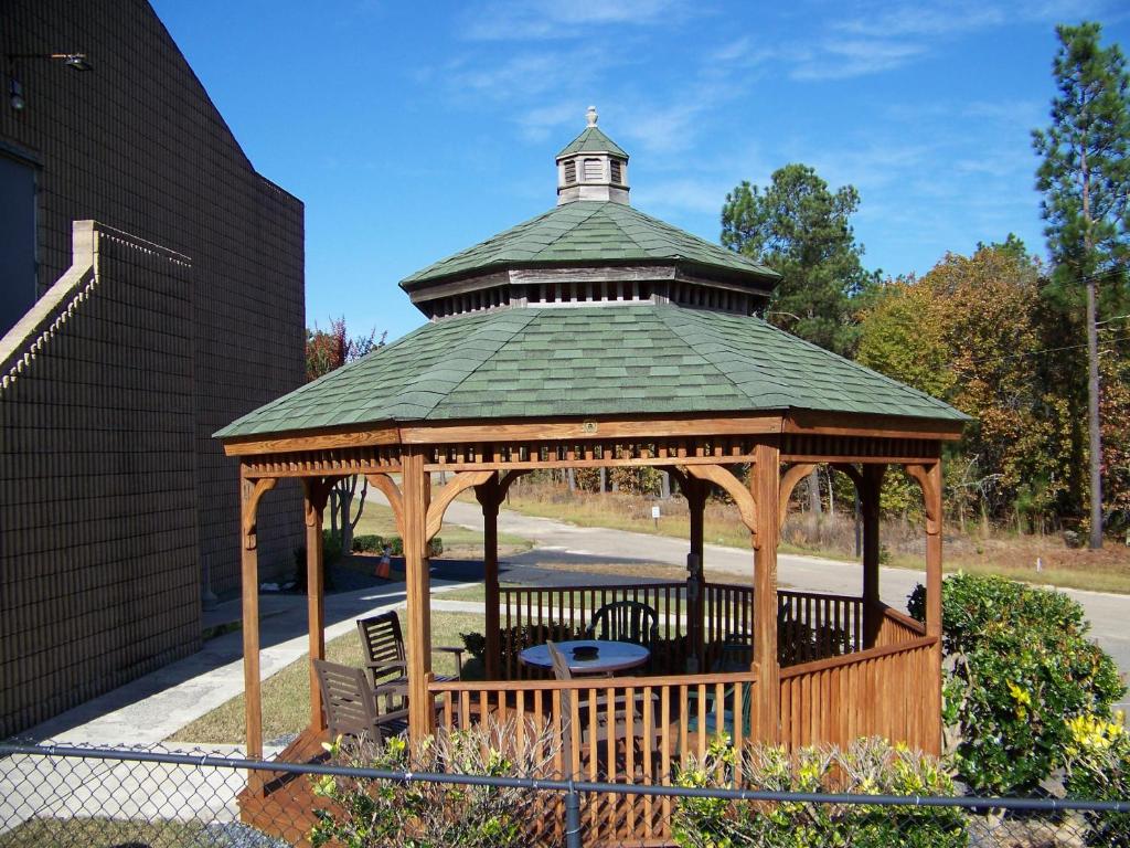 The Pine Inn - image 3