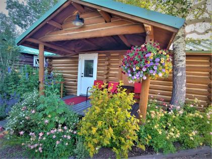 Log Cabin motel Pinedale