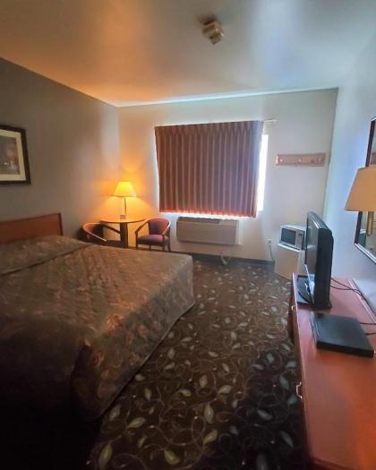 Quality Inn & Suites - image 11