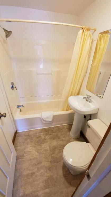 Teton Court Motel - image 12