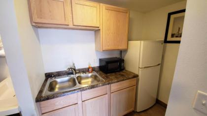 Teton Court Motel - image 14