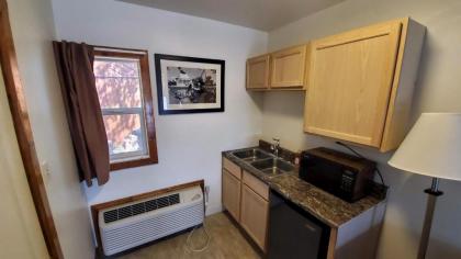 Teton Court Motel - image 9