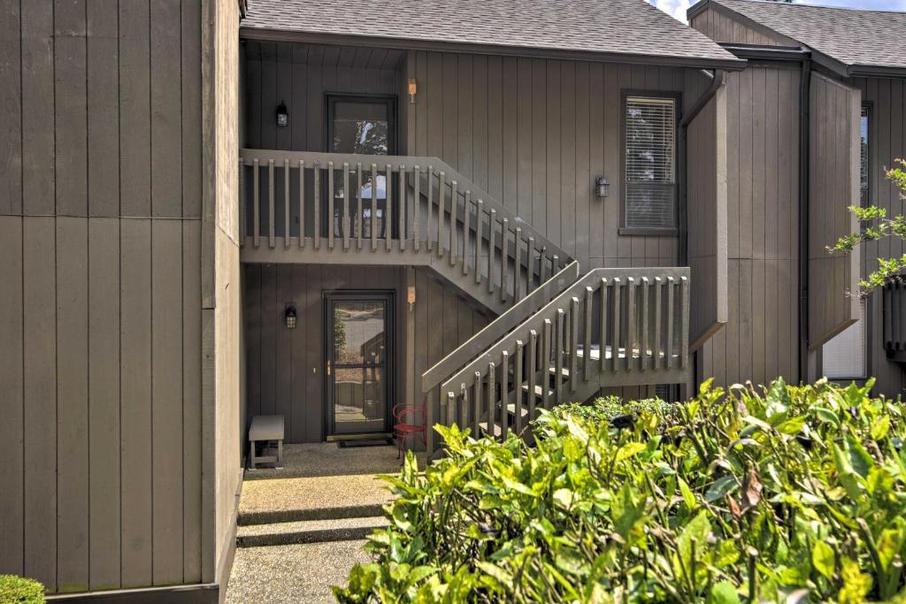 Quiet Pinehurst Condo with Patio on Golf Course! - image 7